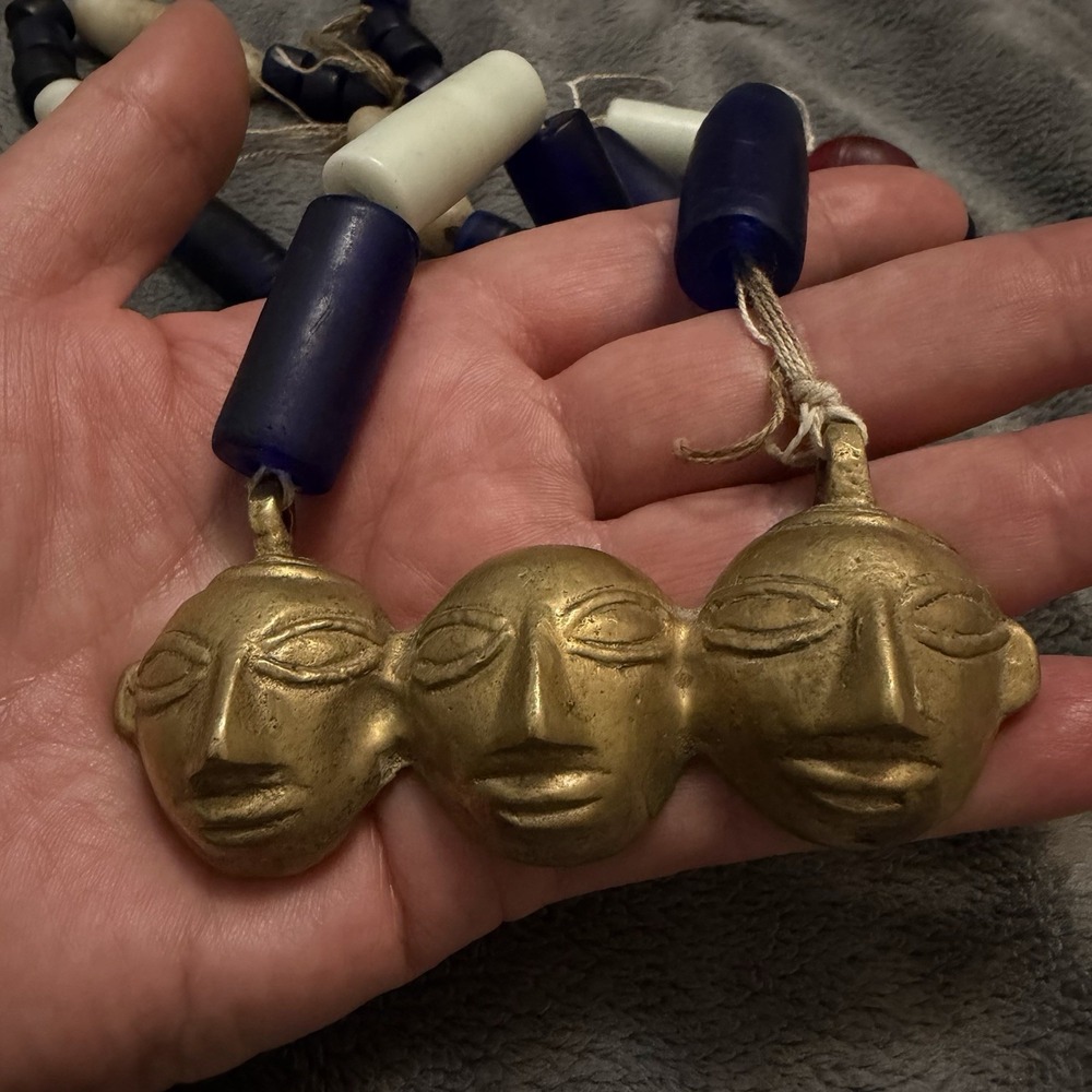 Vintage BRASS FACE MASK Pendant Necklace Warrior Tribal Glass Beads Fight Blue - Picture 10 of 10